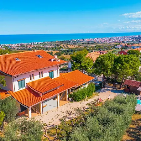 Vista Allegra Pagoda - Con Piscina Colonnella